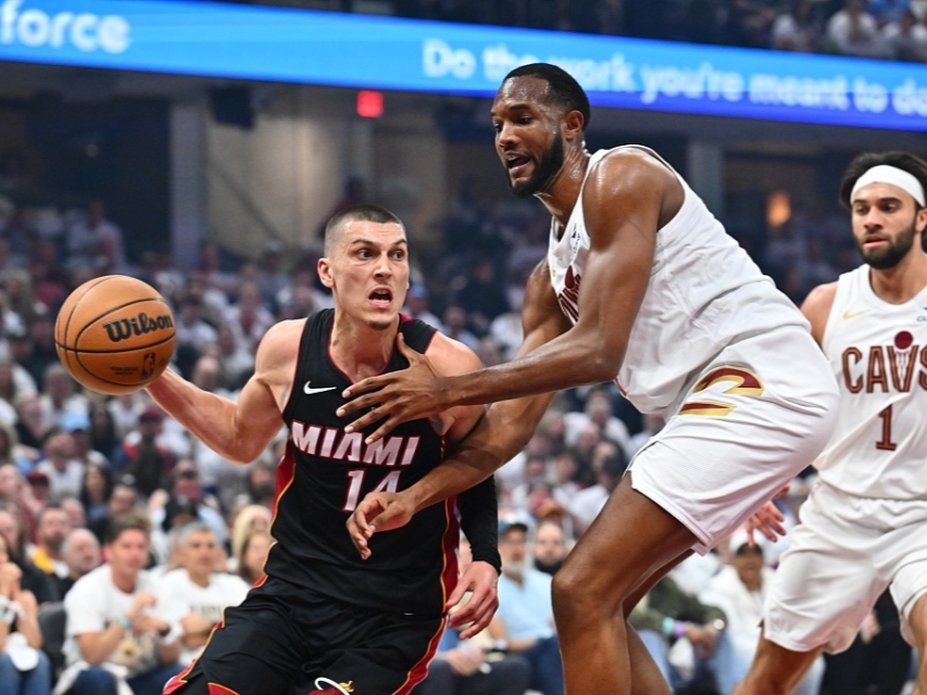 平坦, 尔斯特拉面, QAA 平坦, 尔斯特拉面, QAA